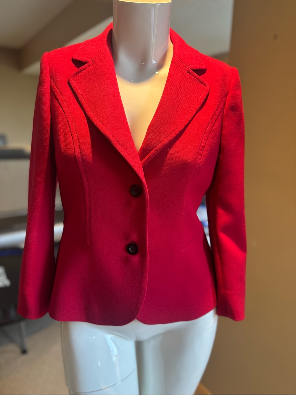 Women’s Tailored Red Single-Breasted Blazer